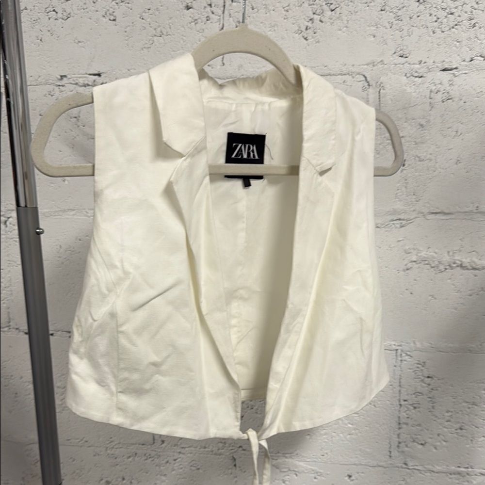 Zara Cream Cropped Vest EXCELLENT CONDITION - Tie Sleeveless Collared Crop Large